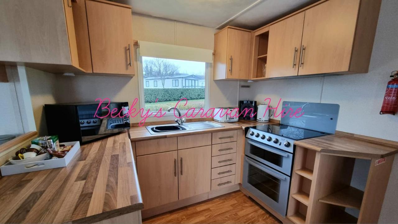 Becky'S Caravan At Marton Mere Blackpool Kültér fotó